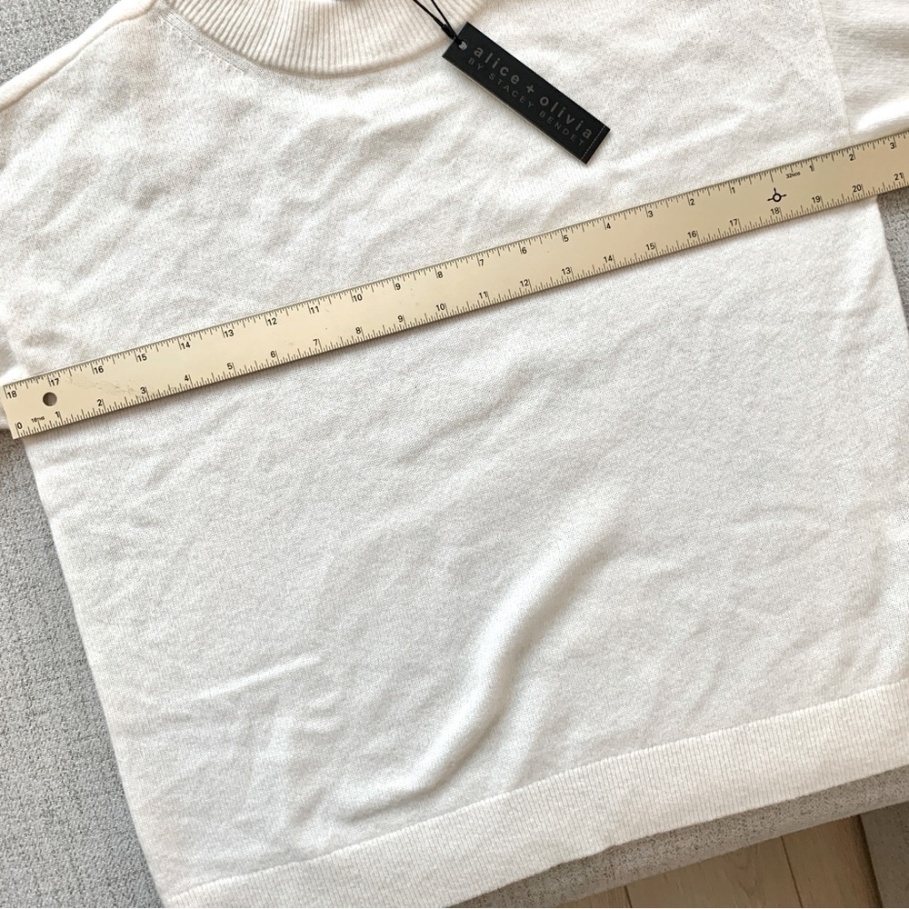 🖤 Alice + Olivia Fila Crewneck Wool Cashmere Pullover Sweater in Soft White - Picture 12 of 16